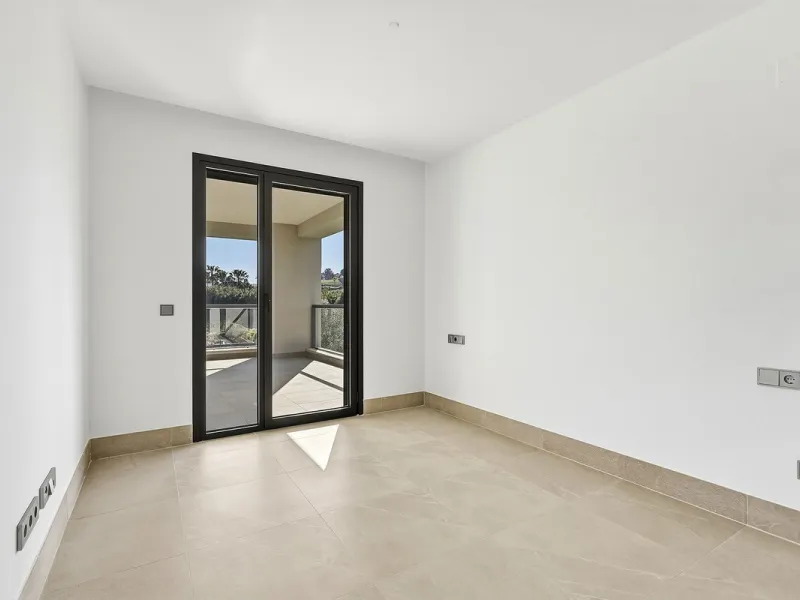 Modern 3-Bedroom Corner Apartment with West Orientation in Casares Beach