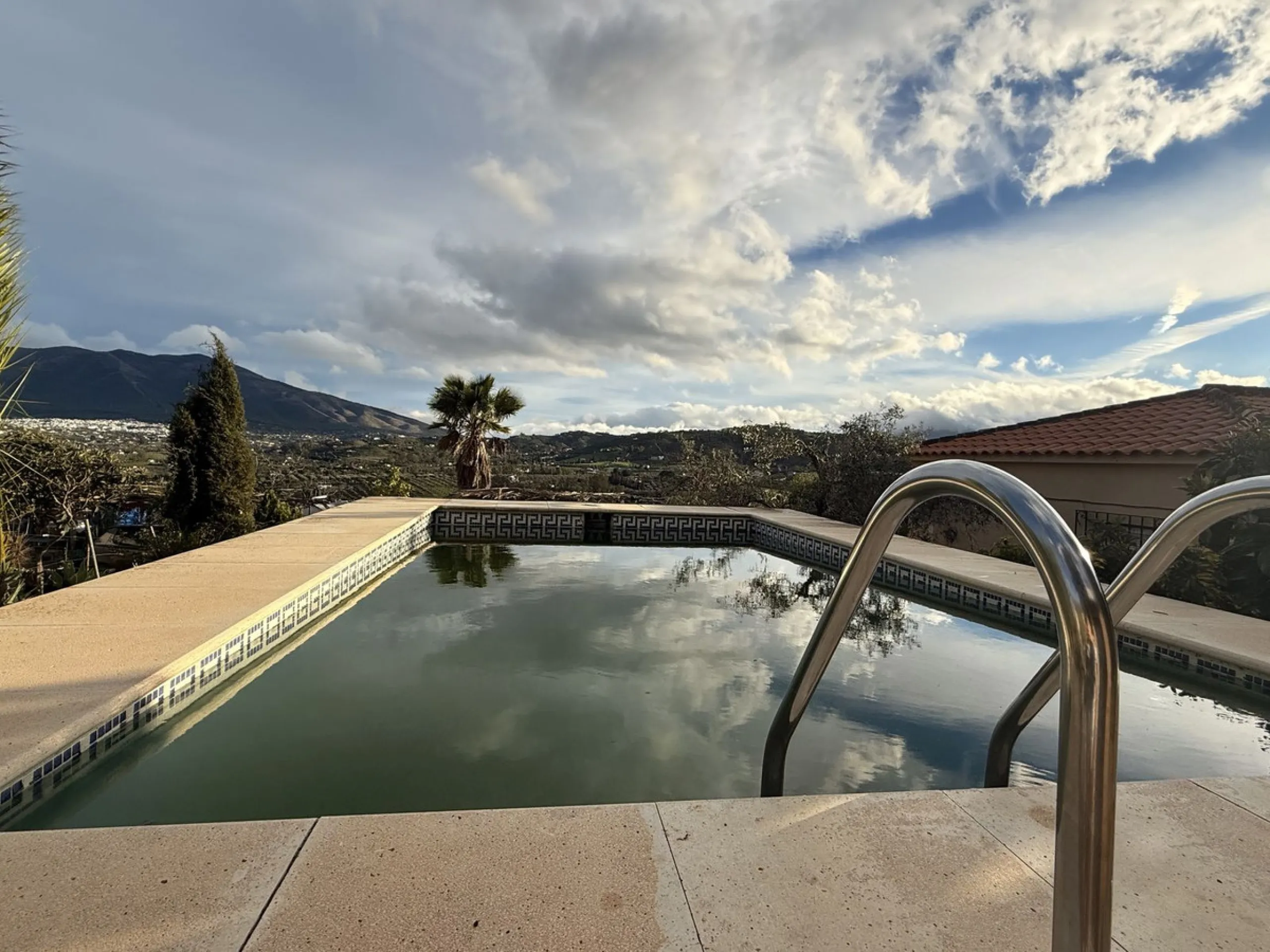 RUSTIC HOUSE AND PLOT IN SIERRA GORDA