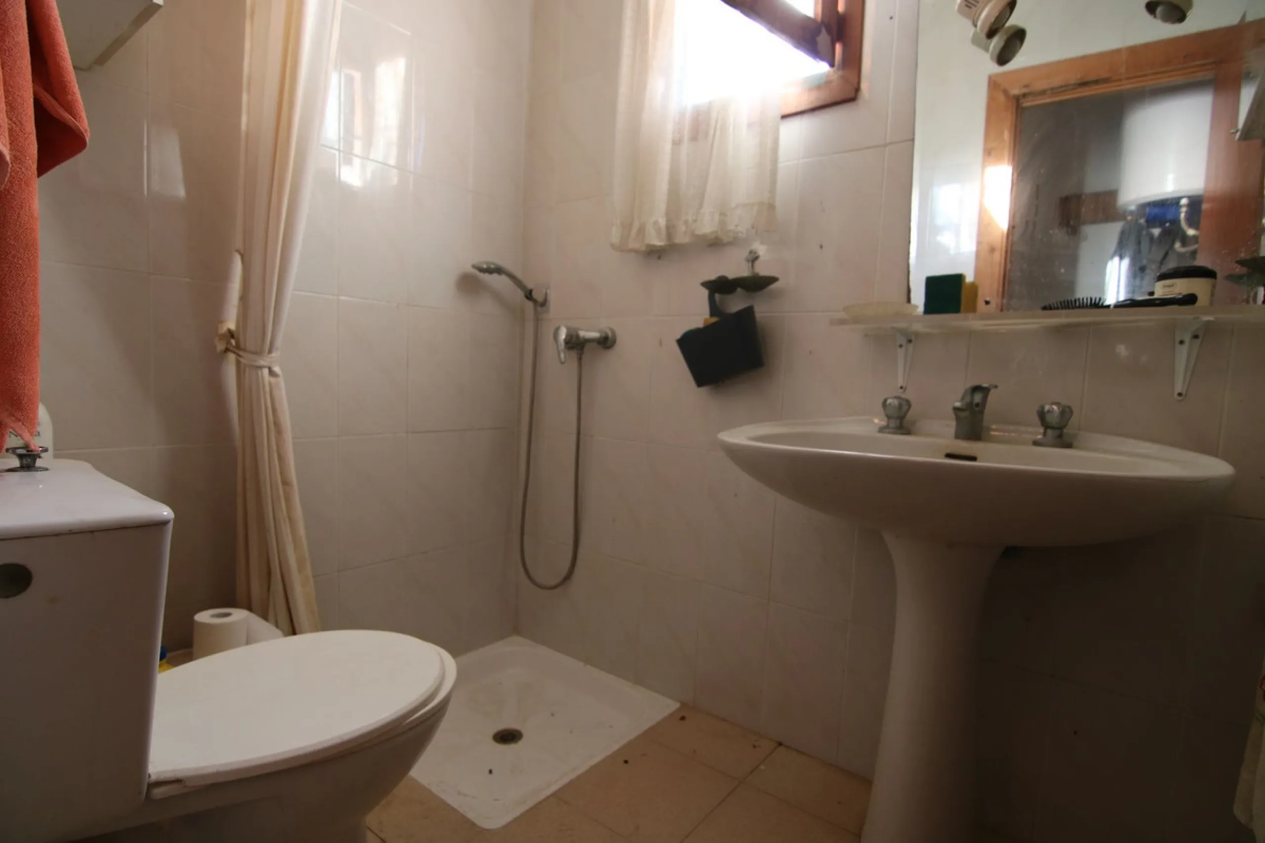 RUSTIC HOUSE AND PLOT IN SIERRA GORDA