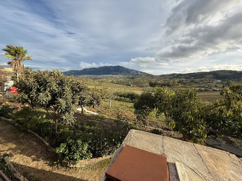 RUSTIC HOUSE AND PLOT IN SIERRA GORDA