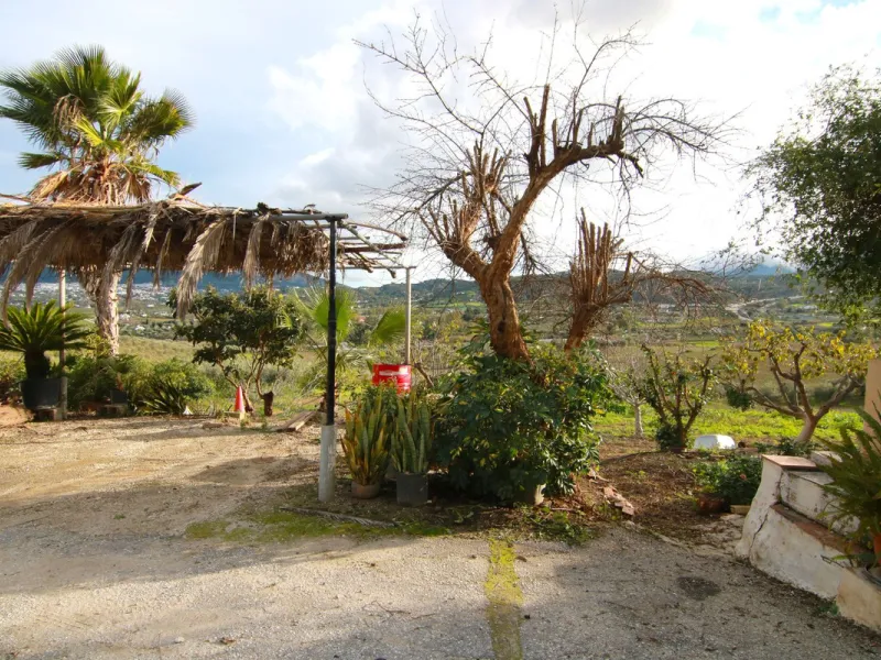 RUSTIC HOUSE AND PLOT IN SIERRA GORDA