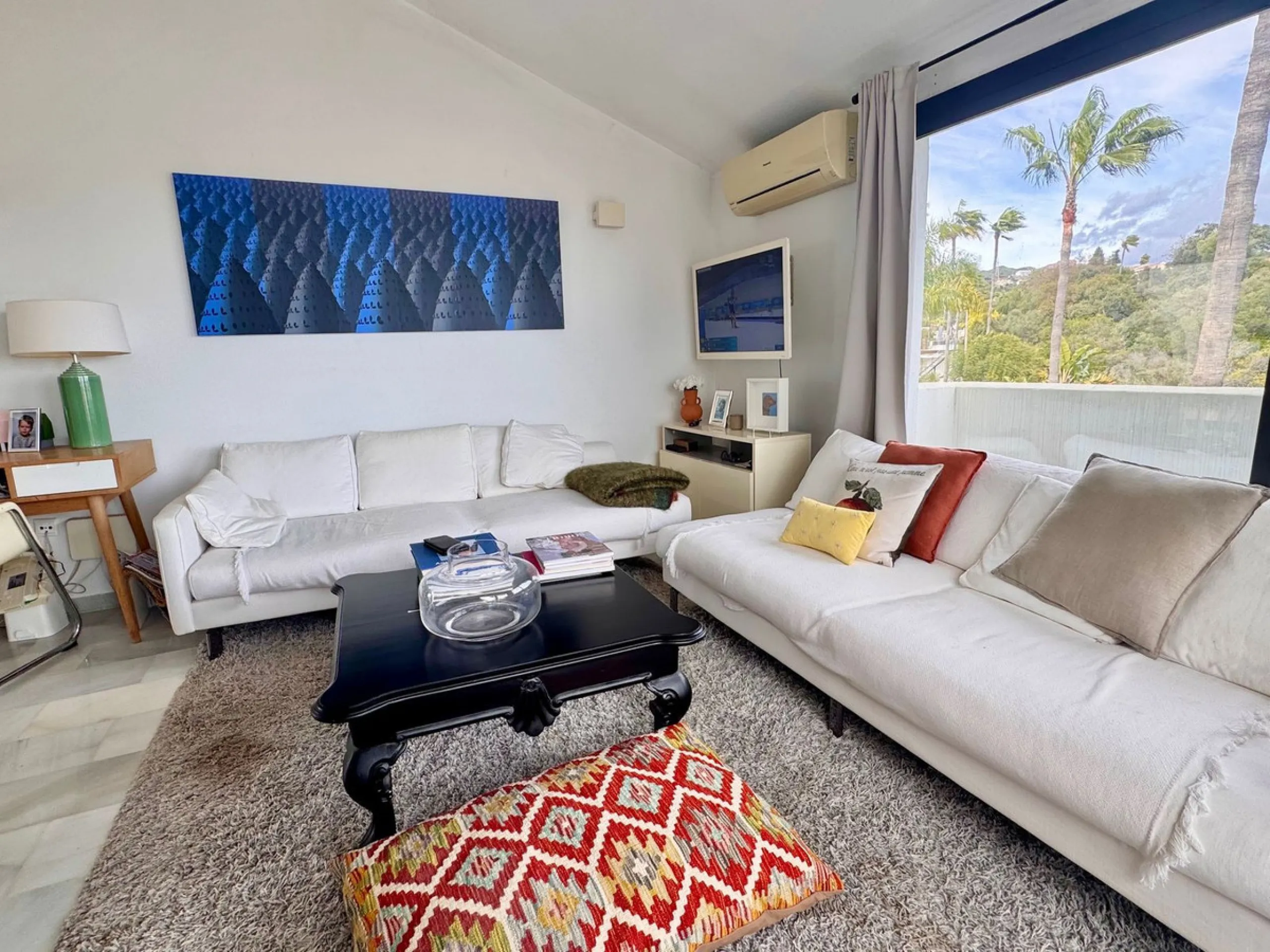 Apartment - Top Floor Apartment в продаже в Mijas, Málaga. В доме 2 спален и 1 ванных комнат. Площадь дома 82 м²