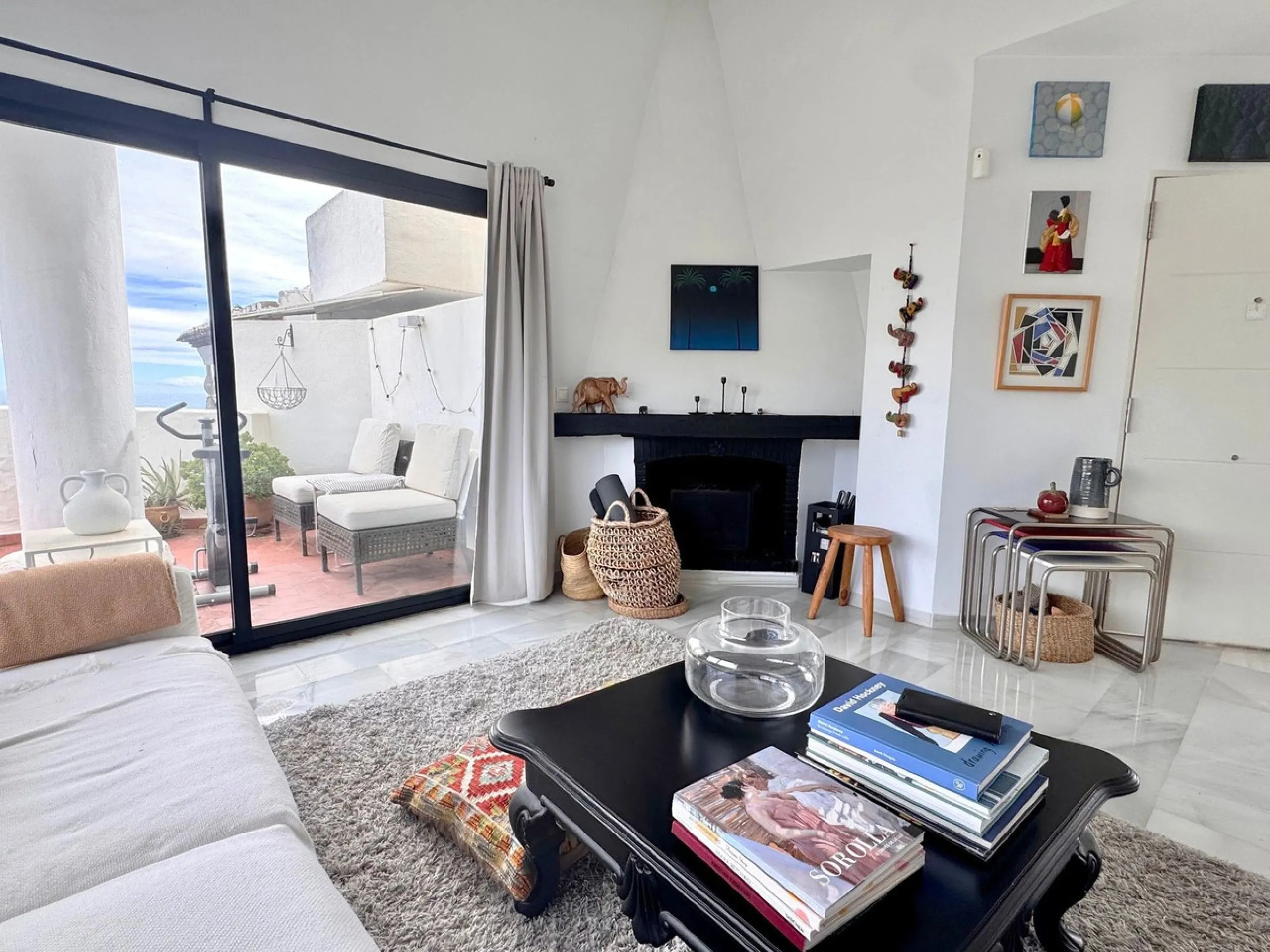 Apartment - Top Floor Apartment в продаже в Mijas, Málaga. В доме 2 спален и 1 ванных комнат. Площадь дома 82 м²