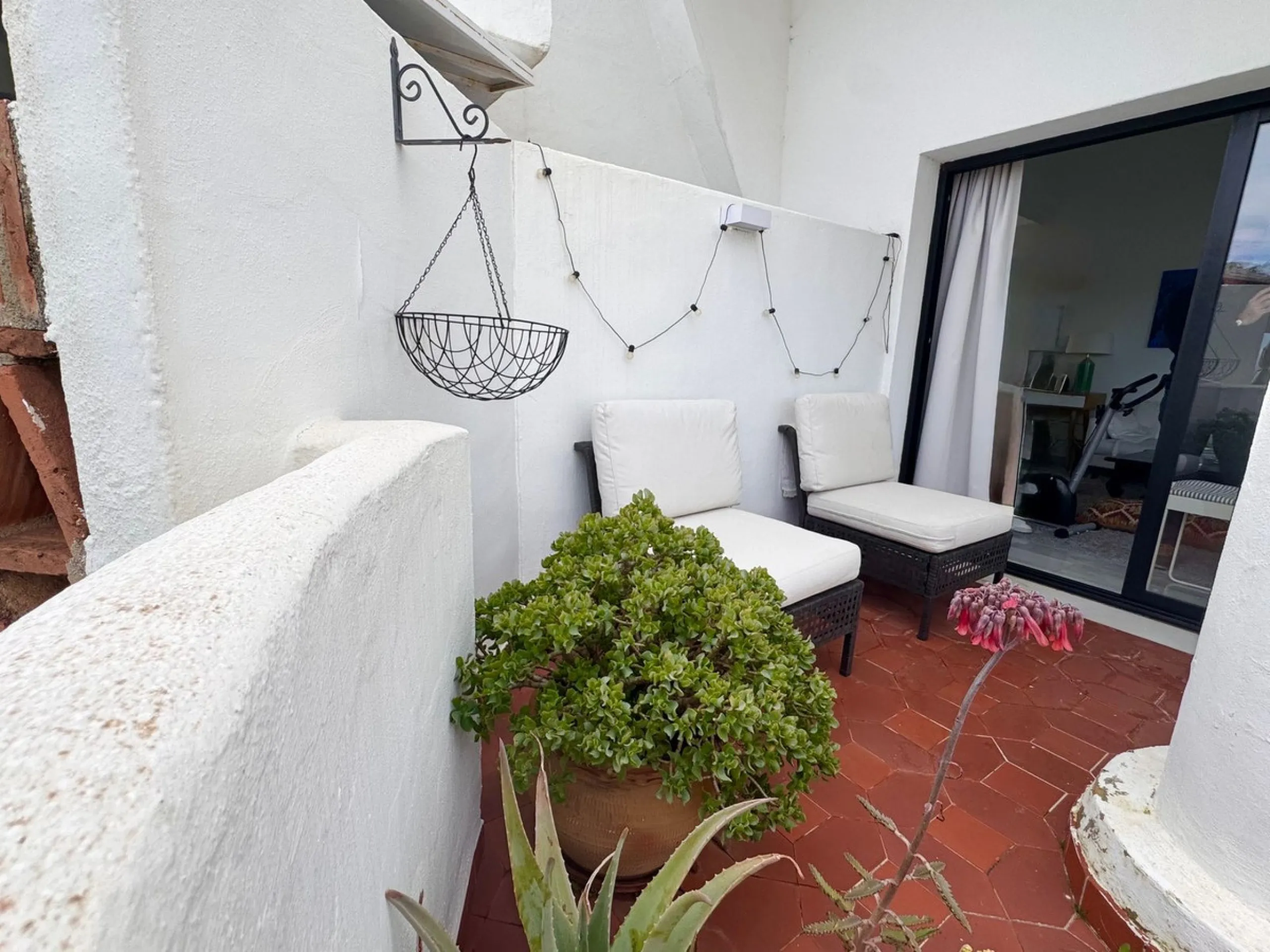 Apartment - Top Floor Apartment в продаже в Mijas, Málaga. В доме 2 спален и 1 ванных комнат. Площадь дома 82 м²