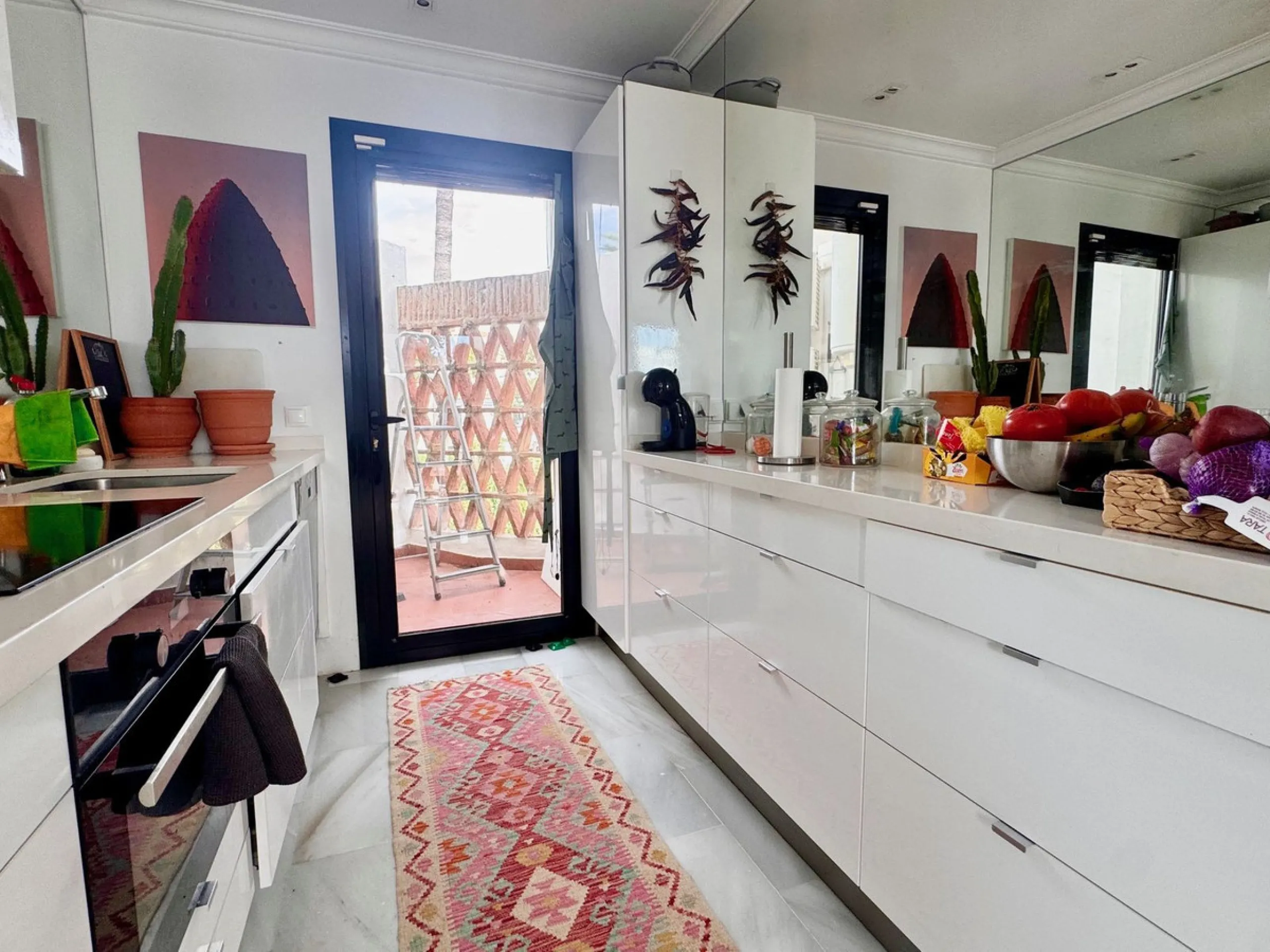 Apartment - Top Floor Apartment в продаже в Mijas, Málaga. В доме 2 спален и 1 ванных комнат. Площадь дома 82 м²