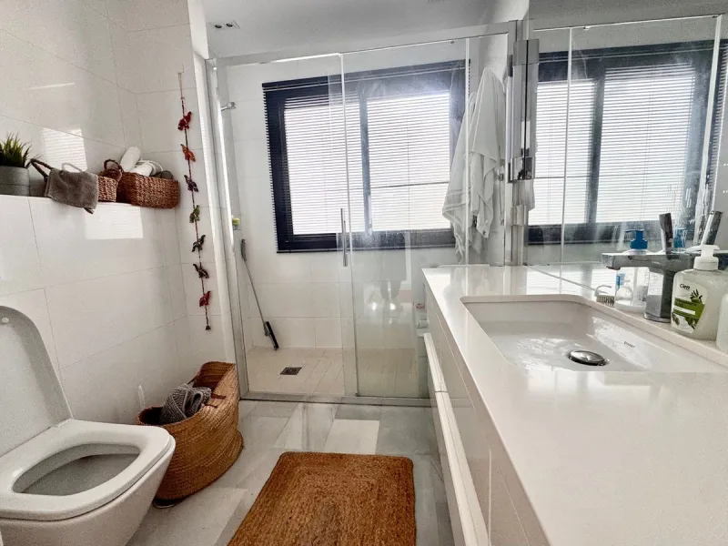 Apartment - Top Floor Apartment в продаже в Mijas, Málaga. В доме 2 спален и 1 ванных комнат. Площадь дома 82 м²