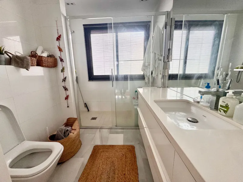 Apartment - Top Floor Apartment в продаже в Mijas, Málaga. В доме 2 спален и 1 ванных комнат. Площадь дома 82 м²