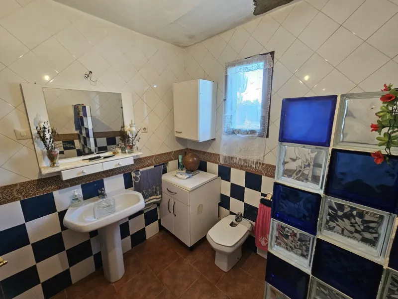 ***Special listing *** Do you dream to live off grid on the costa del sol, close to the sea, but in the mountains? This property is located in the mouth of el canuto, a beautiful nature reserve in casares malaga, very good for hiking, climbing, bird watch