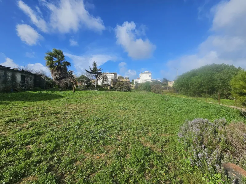 ***Special listing *** Do you dream to live off grid on the costa del sol, close to the sea, but in the mountains? This property is located in the mouth of el canuto, a beautiful nature reserve in casares malaga, very good for hiking, climbing, bird watch