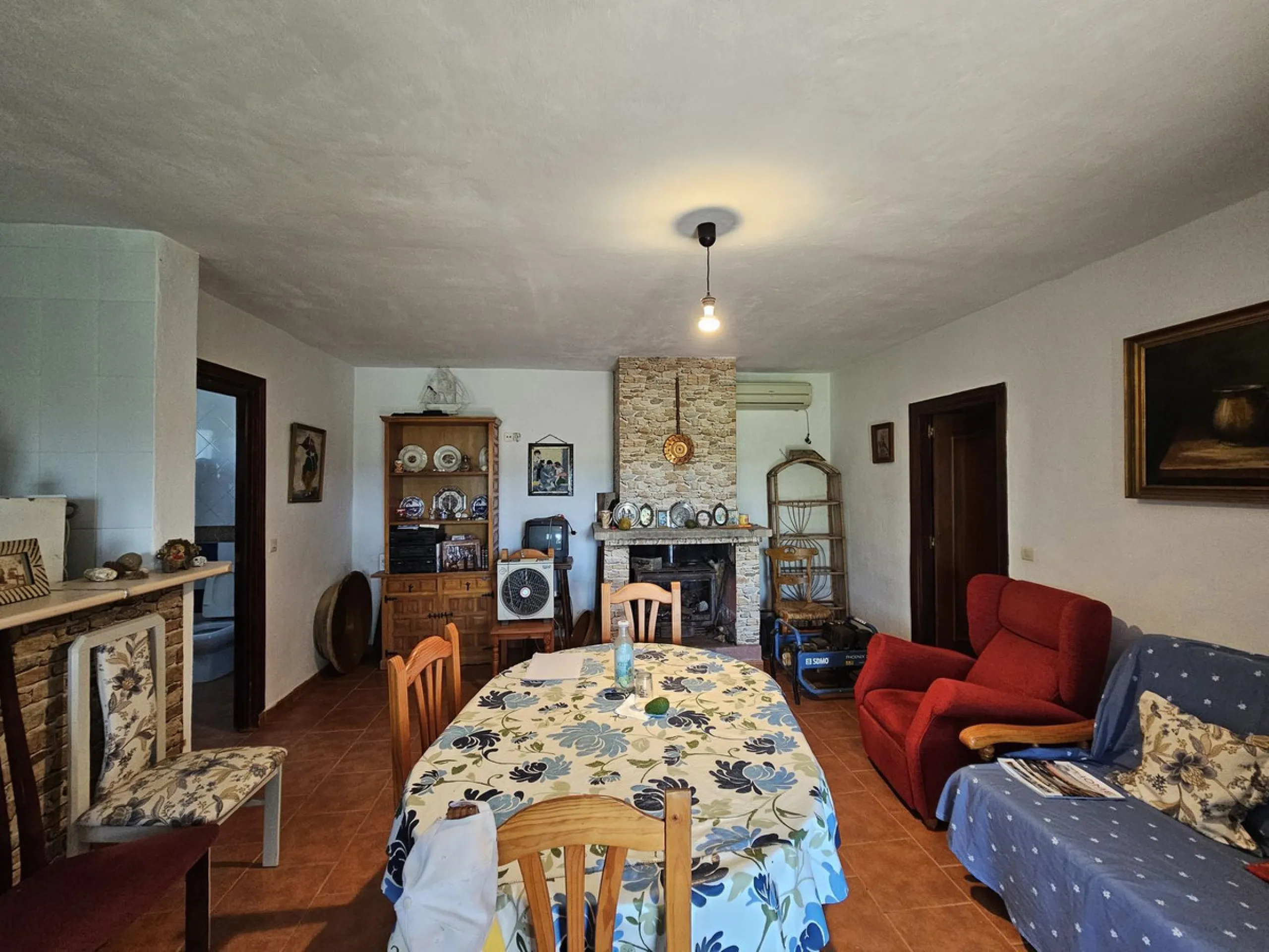 ***Special listing *** Do you dream to live off grid on the costa del sol, close to the sea, but in the mountains? This property is located in the mouth of el canuto, a beautiful nature reserve in casares malaga, very good for hiking, climbing, bird watch