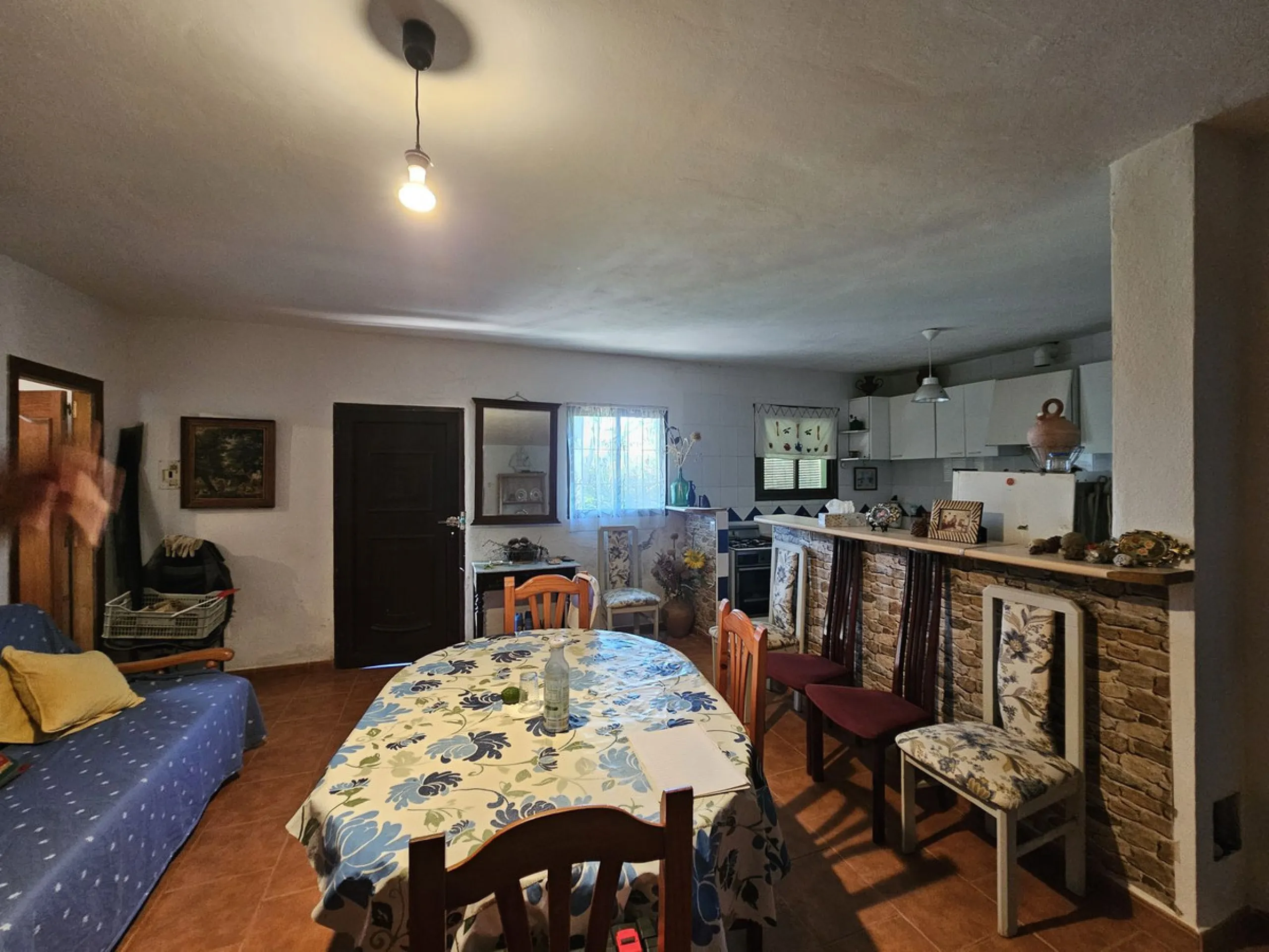 ***Special listing *** Do you dream to live off grid on the costa del sol, close to the sea, but in the mountains? This property is located in the mouth of el canuto, a beautiful nature reserve in casares malaga, very good for hiking, climbing, bird watch