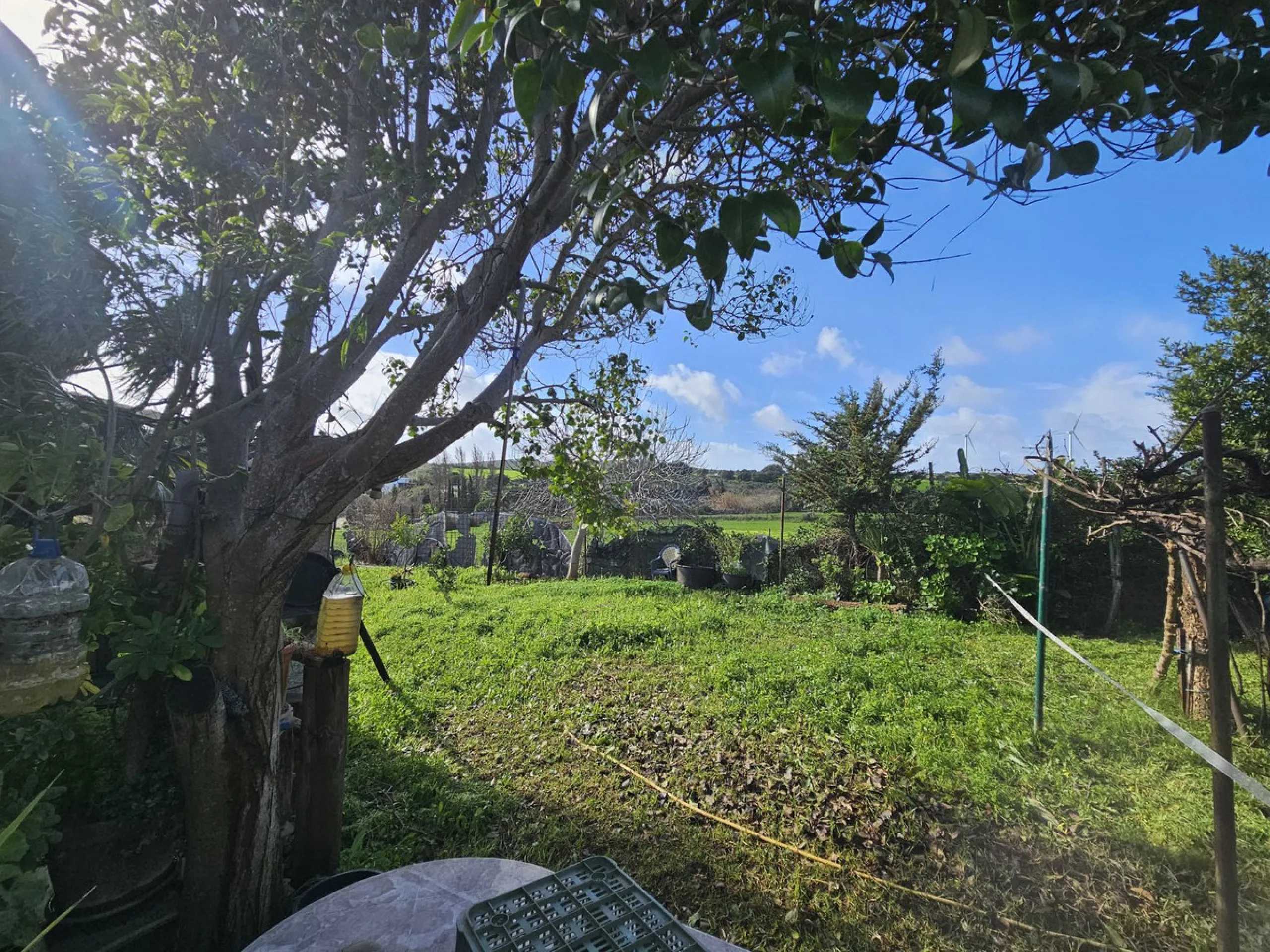 ***Special listing *** Do you dream to live off grid on the costa del sol, close to the sea, but in the mountains? This property is located in the mouth of el canuto, a beautiful nature reserve in casares malaga, very good for hiking, climbing, bird watch