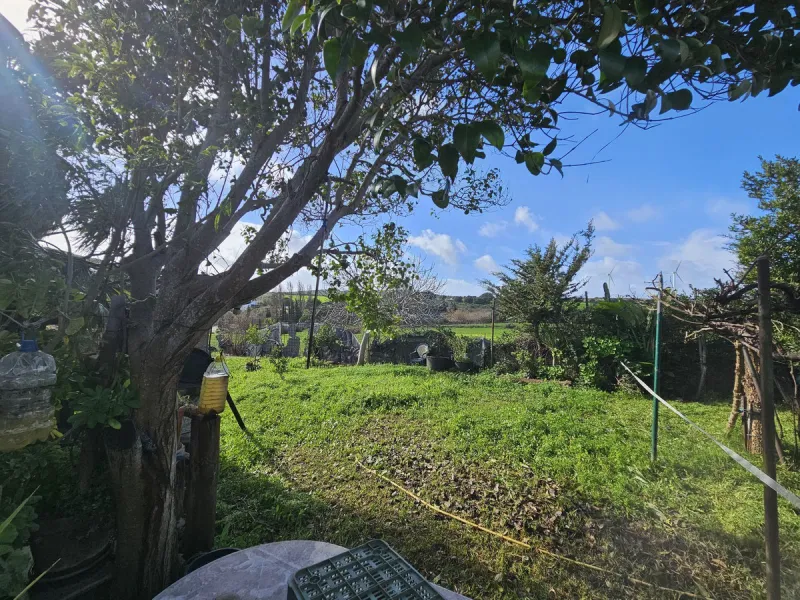 ***Special listing *** Do you dream to live off grid on the costa del sol, close to the sea, but in the mountains? This property is located in the mouth of el canuto, a beautiful nature reserve in casares malaga, very good for hiking, climbing, bird watch