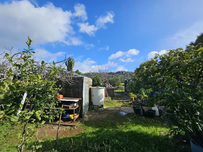 ***Special listing *** Do you dream to live off grid on the costa del sol, close to the sea, but in the mountains? This property is located in the mouth of el canuto, a beautiful nature reserve in casares malaga, very good for hiking, climbing, bird watch