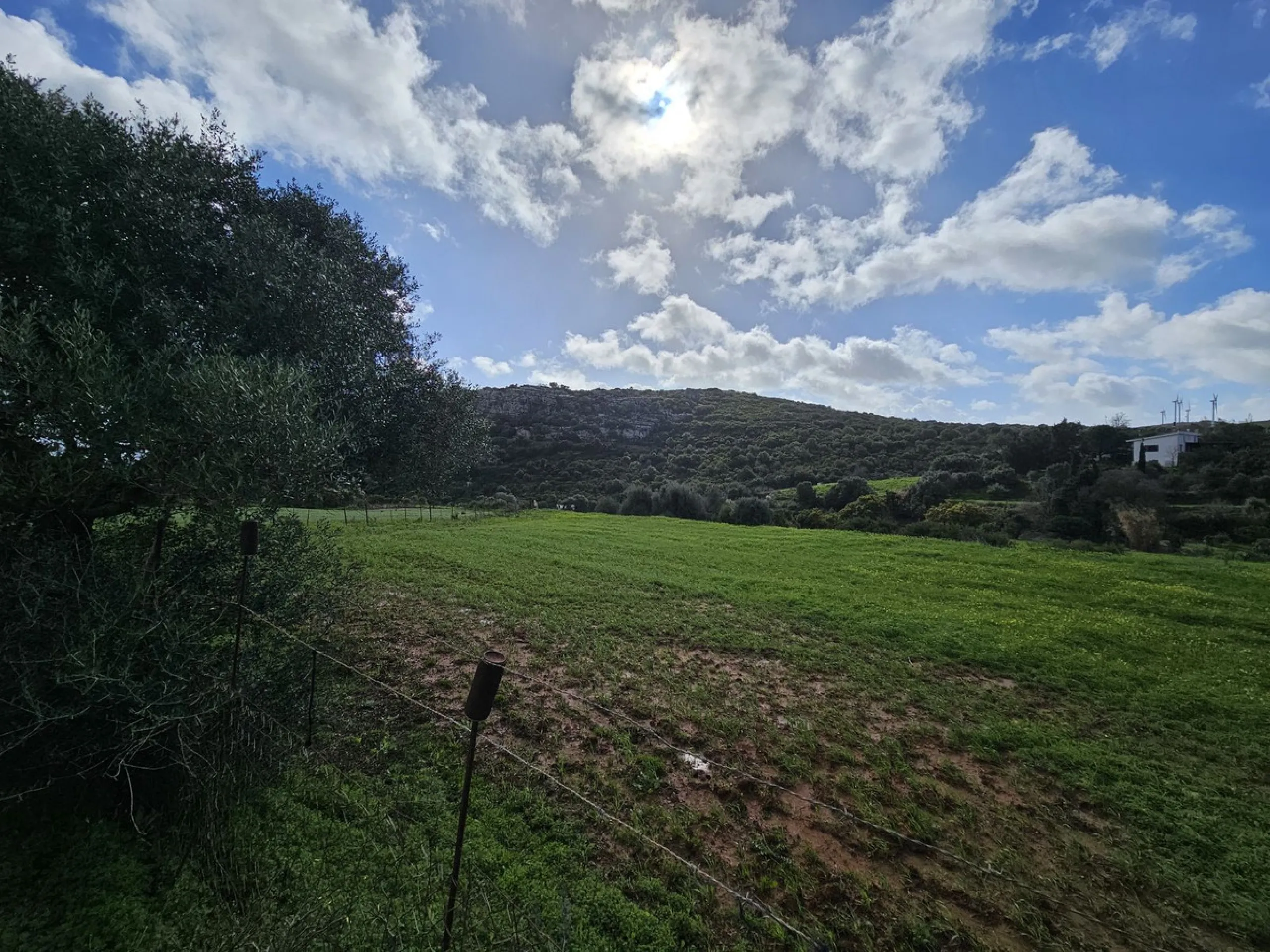 ***Special listing *** Do you dream to live off grid on the costa del sol, close to the sea, but in the mountains? This property is located in the mouth of el canuto, a beautiful nature reserve in casares malaga, very good for hiking, climbing, bird watch