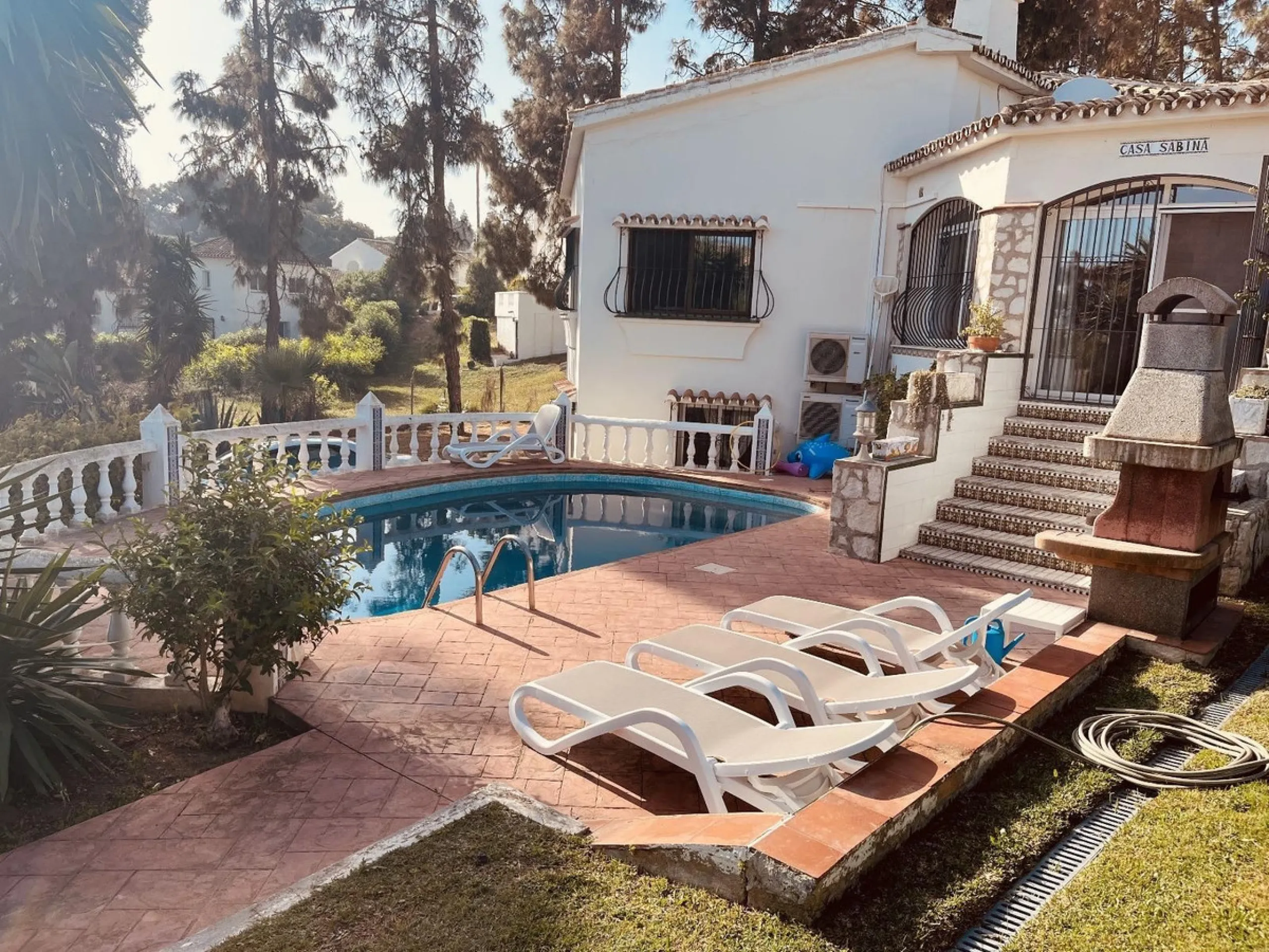 BRIGHT AND SPACIOUS VILLA WITH PRIVATE POOL, GARAGE AND MULTIPLE PARKING – EL CHAPARRAL, MIJAS COSTA