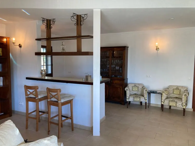 BRIGHT AND SPACIOUS VILLA WITH PRIVATE POOL, GARAGE AND MULTIPLE PARKING – EL CHAPARRAL, MIJAS COSTA