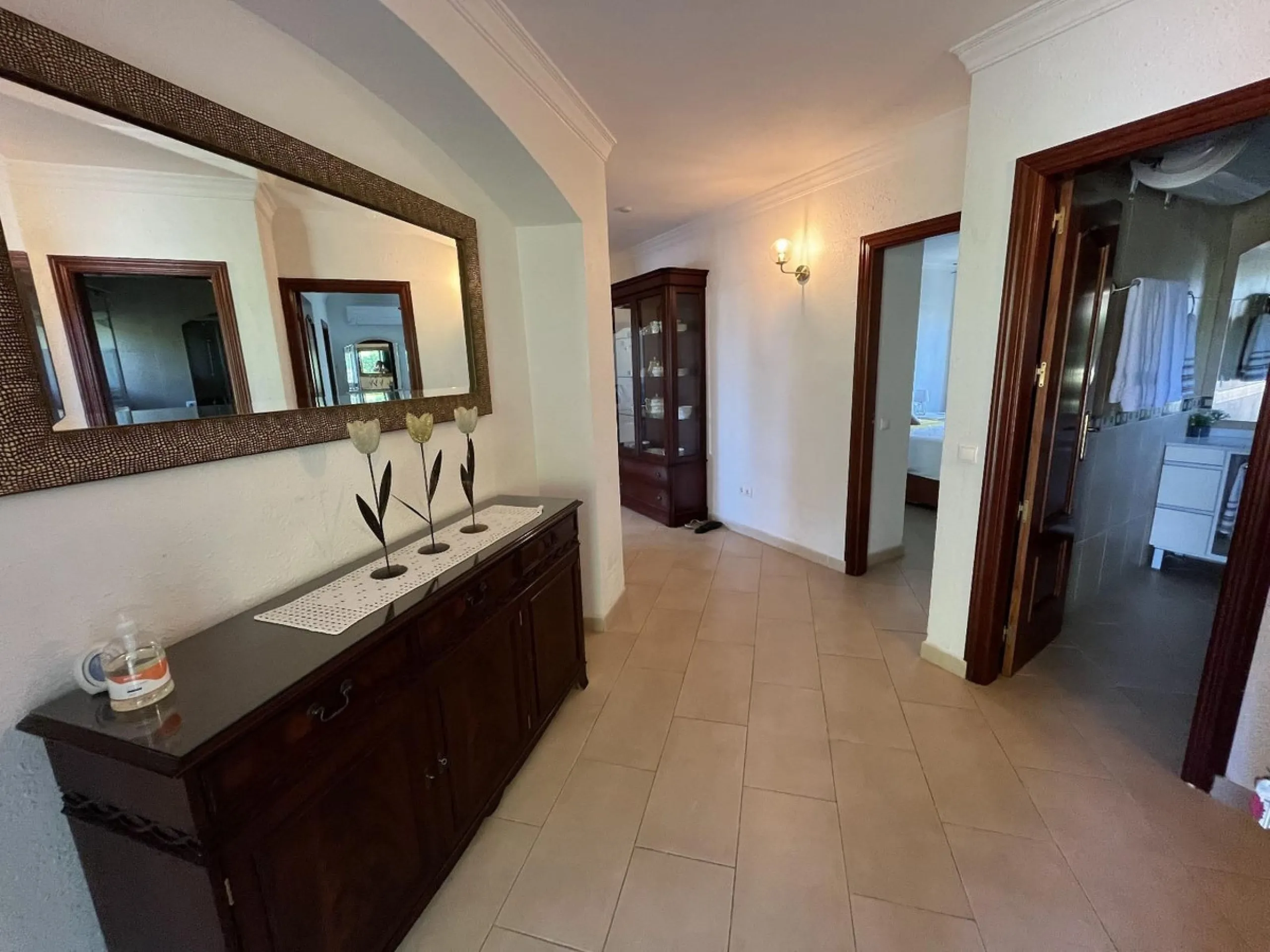 BRIGHT AND SPACIOUS VILLA WITH PRIVATE POOL, GARAGE AND MULTIPLE PARKING – EL CHAPARRAL, MIJAS COSTA
