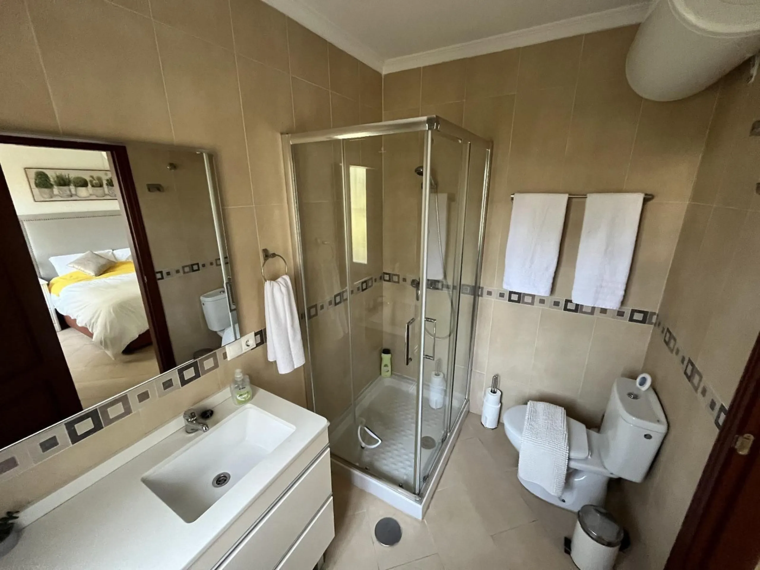 BRIGHT AND SPACIOUS VILLA WITH PRIVATE POOL, GARAGE AND MULTIPLE PARKING – EL CHAPARRAL, MIJAS COSTA