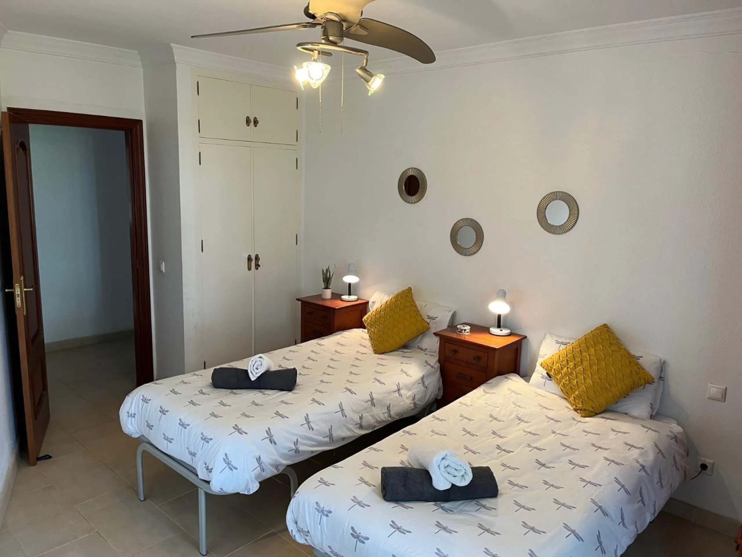 BRIGHT AND SPACIOUS VILLA WITH PRIVATE POOL, GARAGE AND MULTIPLE PARKING – EL CHAPARRAL, MIJAS COSTA