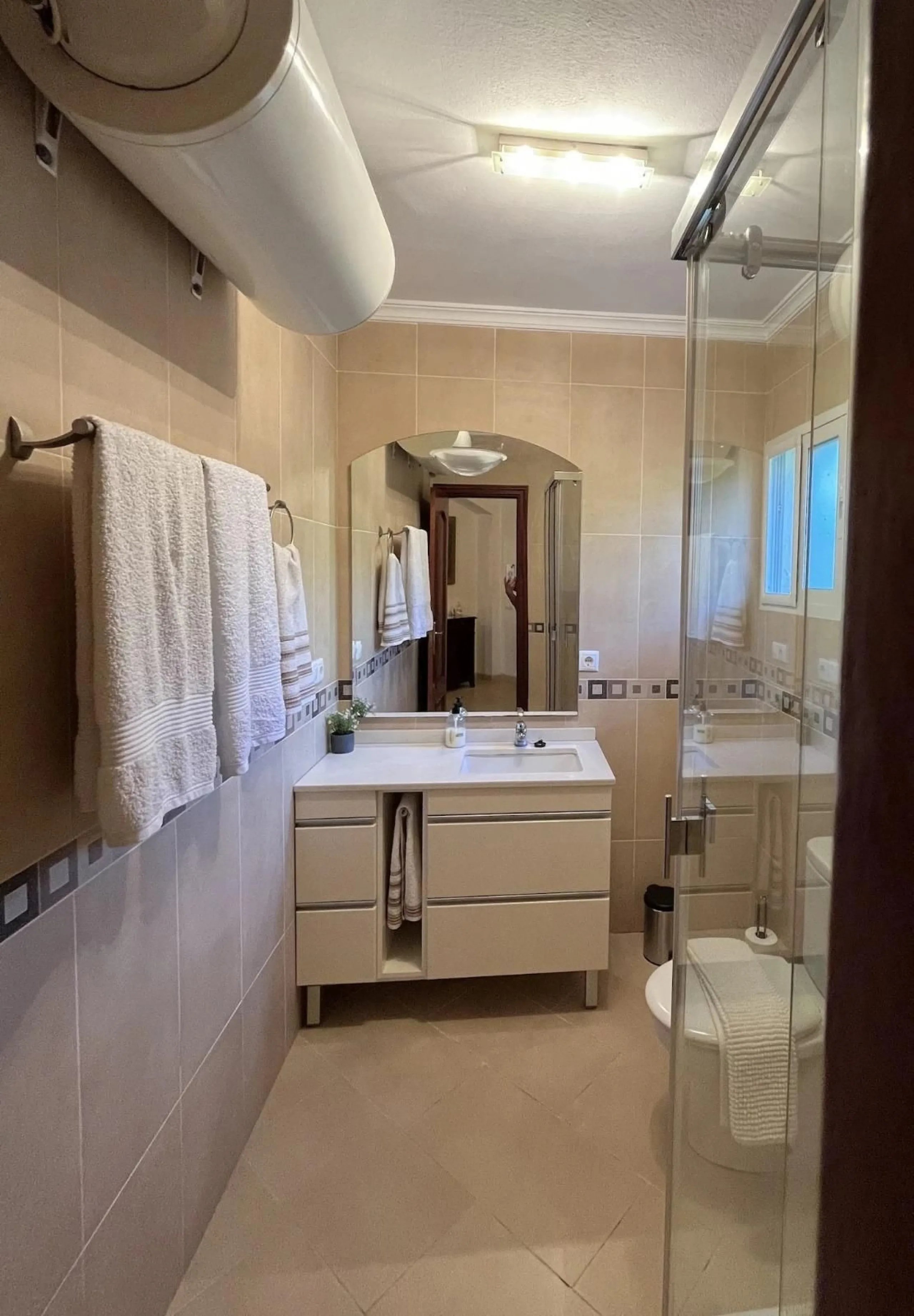 BRIGHT AND SPACIOUS VILLA WITH PRIVATE POOL, GARAGE AND MULTIPLE PARKING – EL CHAPARRAL, MIJAS COSTA