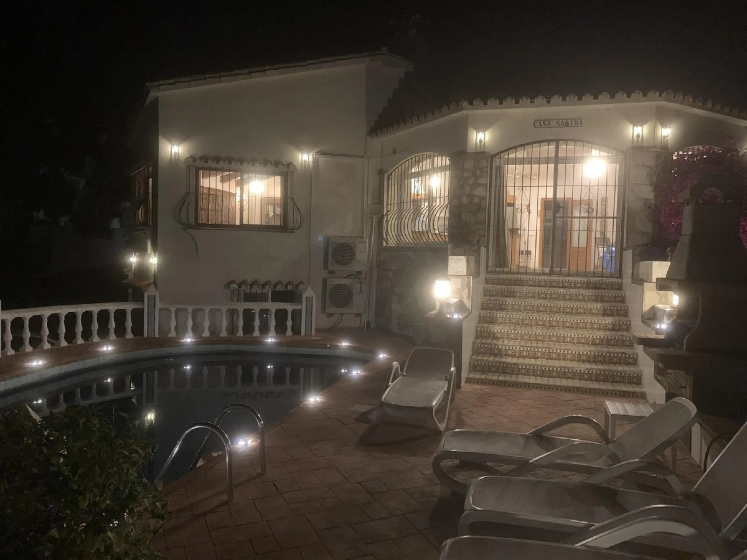BRIGHT AND SPACIOUS VILLA WITH PRIVATE POOL, GARAGE AND MULTIPLE PARKING – EL CHAPARRAL, MIJAS COSTA
