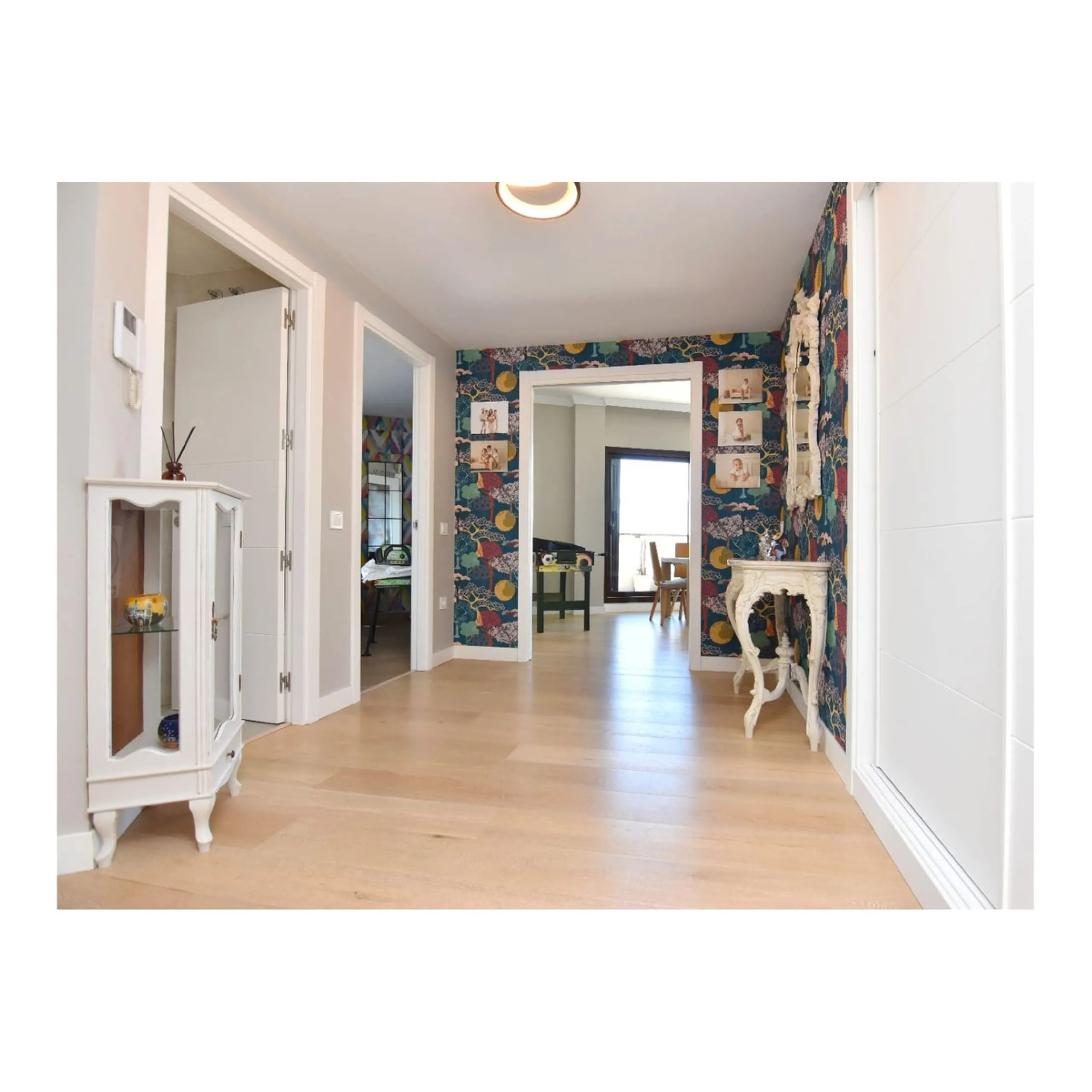 Exclusive penthouse for sale with wrap-around terrace and all-day sunshine in Teatinos (Málaga)