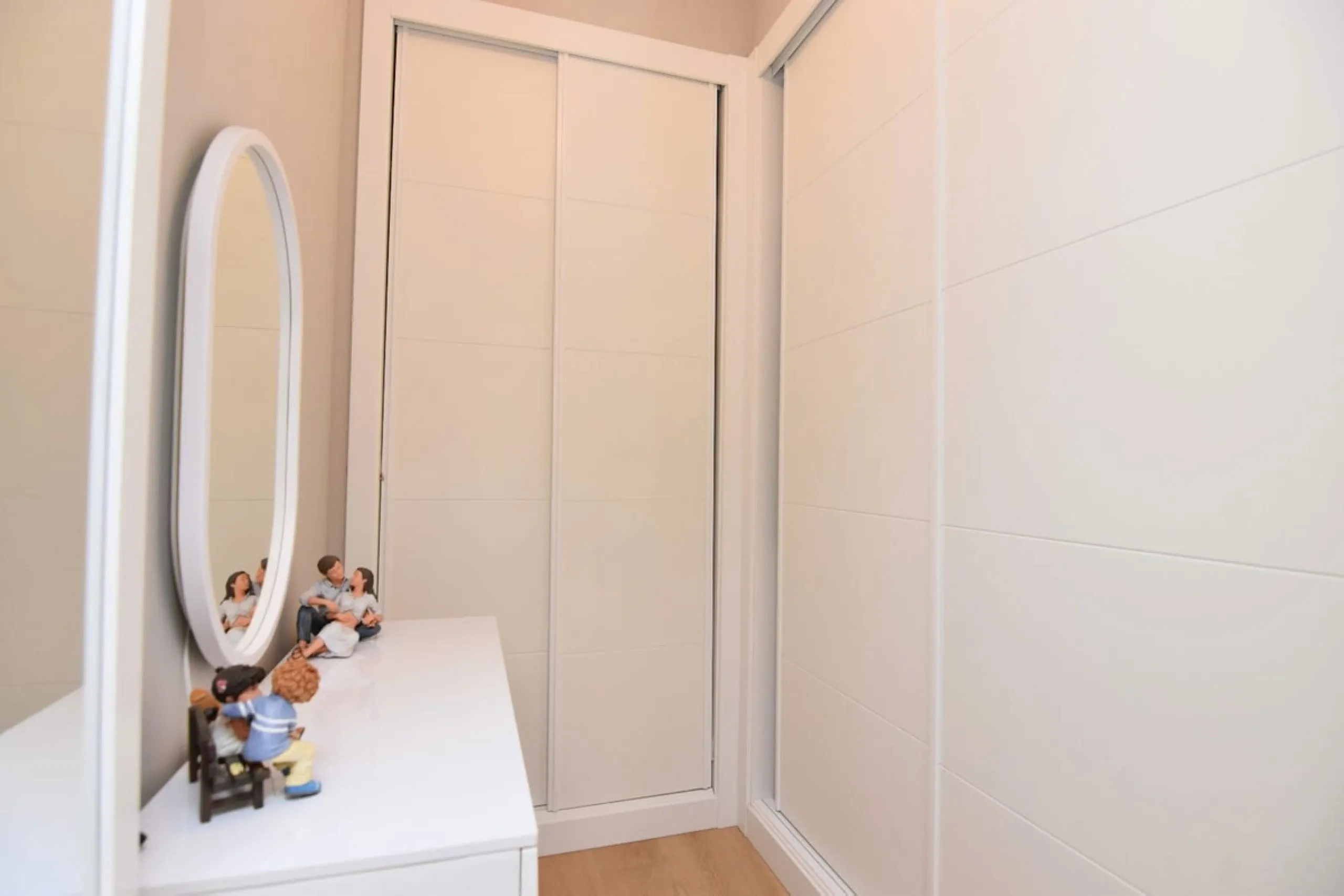 Exclusive penthouse for sale with wrap-around terrace and all-day sunshine in Teatinos (Málaga)