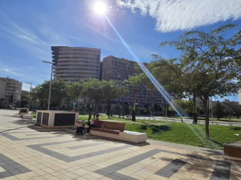 Exclusive penthouse for sale with wrap-around terrace and all-day sunshine in Teatinos (Málaga)