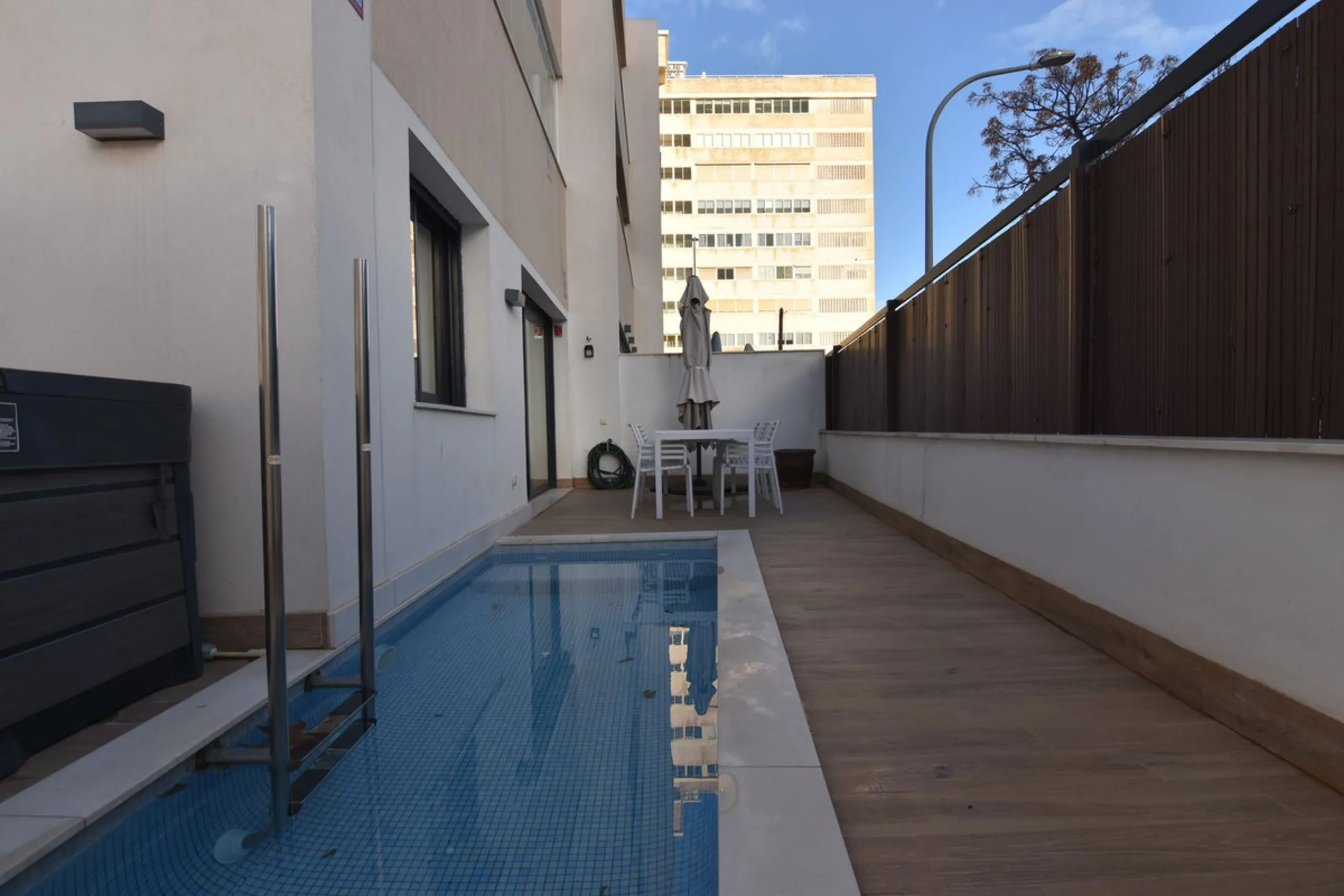 Apartment - Ground Floor Apartment в продаже в Torremolinos, Málaga. В доме 2 спален и 2 ванных комнат. Площадь дома 110 м²