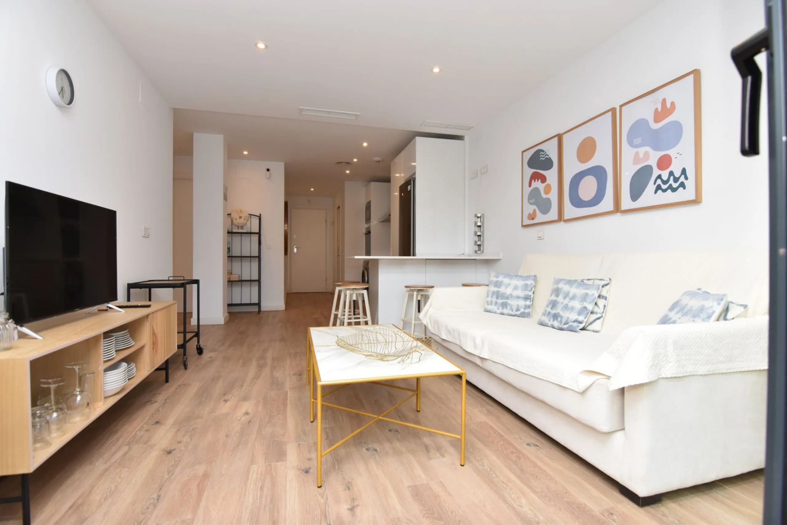 Apartment - Ground Floor Apartment в продаже в Torremolinos, Málaga. В доме 2 спален и 2 ванных комнат. Площадь дома 110 м²
