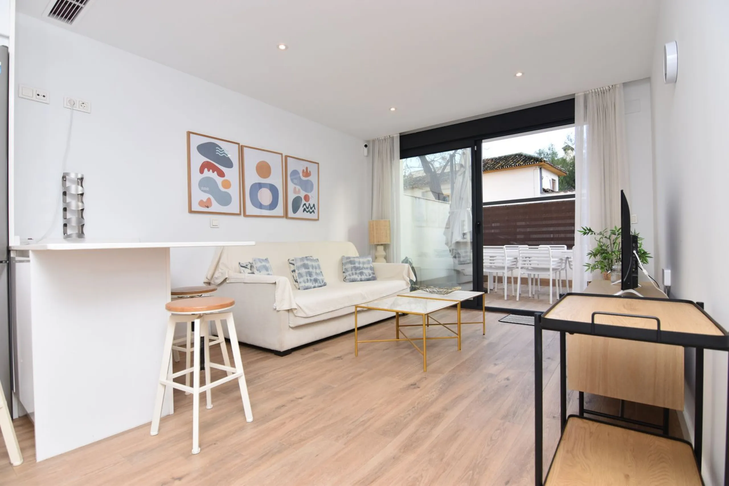 Apartment - Ground Floor Apartment в продаже в Torremolinos, Málaga. В доме 2 спален и 2 ванных комнат. Площадь дома 110 м²