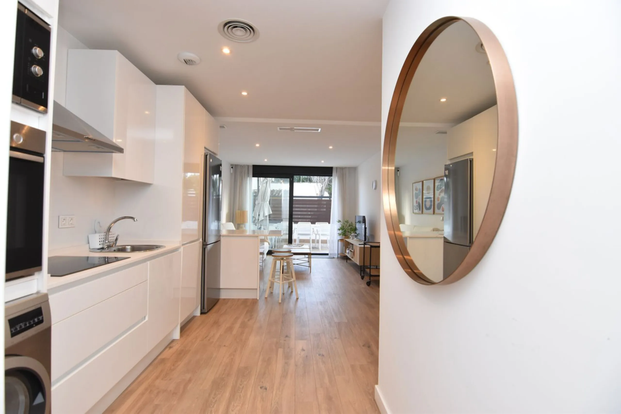 Apartment - Ground Floor Apartment в продаже в Torremolinos, Málaga. В доме 2 спален и 2 ванных комнат. Площадь дома 110 м²