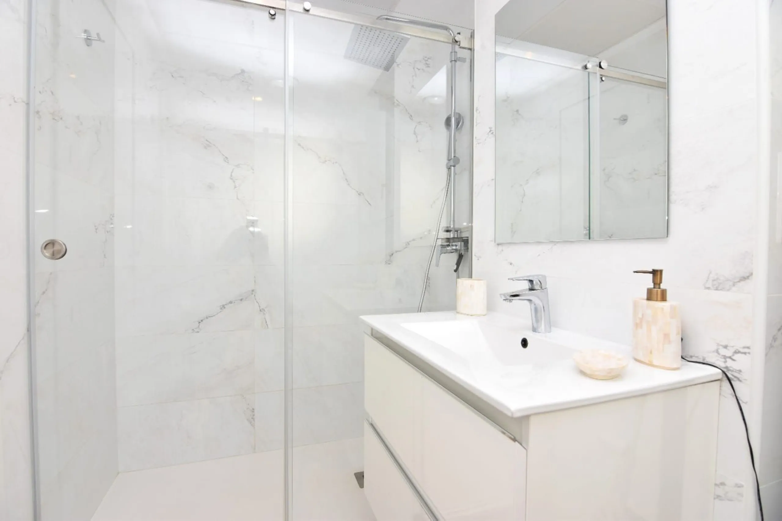 Apartment - Ground Floor Apartment в продаже в Torremolinos, Málaga. В доме 2 спален и 2 ванных комнат. Площадь дома 110 м²