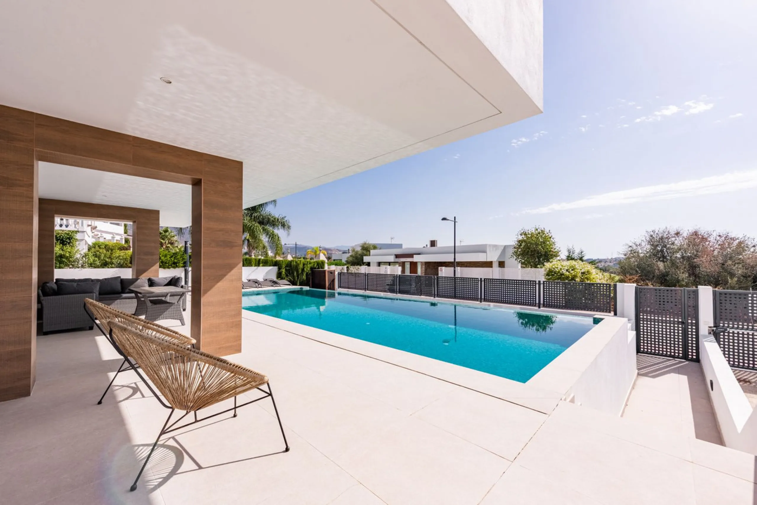 Modern Luxury Villa with Panoramic Golf and Sea Views in Estepona!