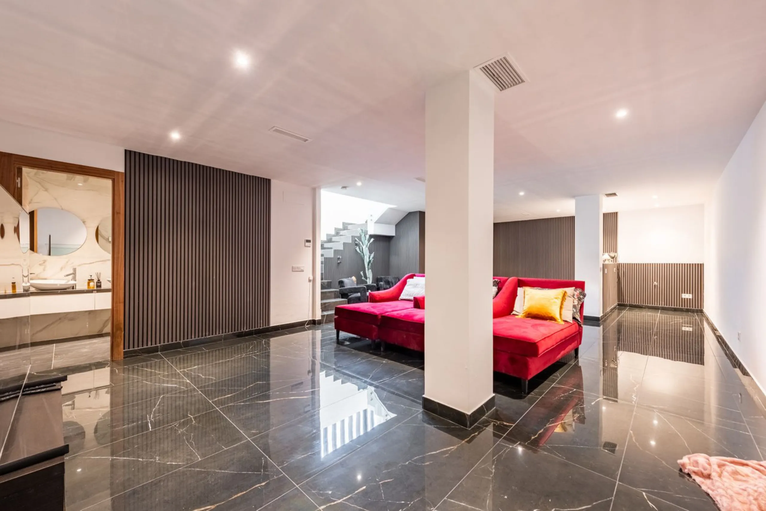Modern Luxury Villa with Panoramic Golf and Sea Views in Estepona!