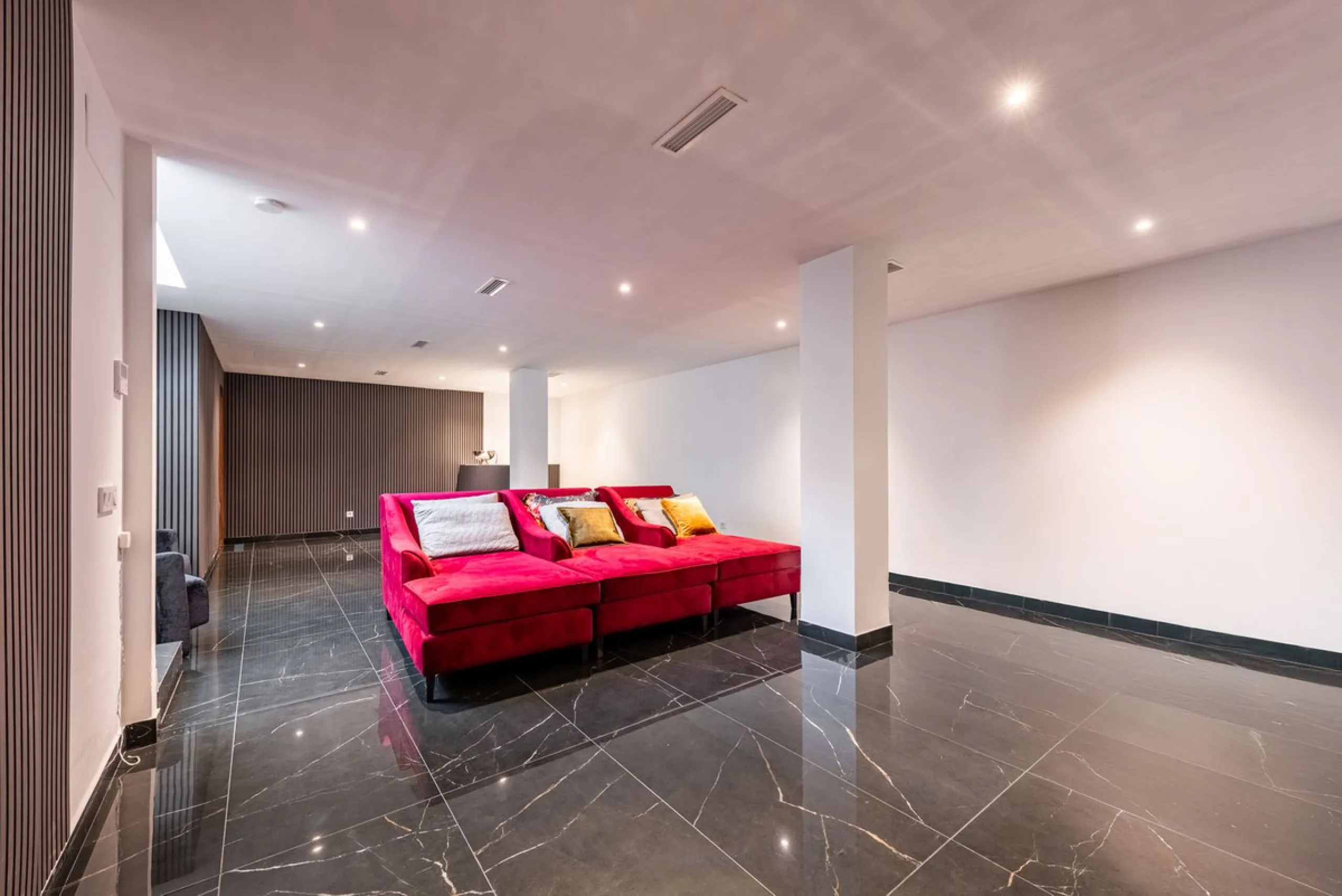 Modern Luxury Villa with Panoramic Golf and Sea Views in Estepona!