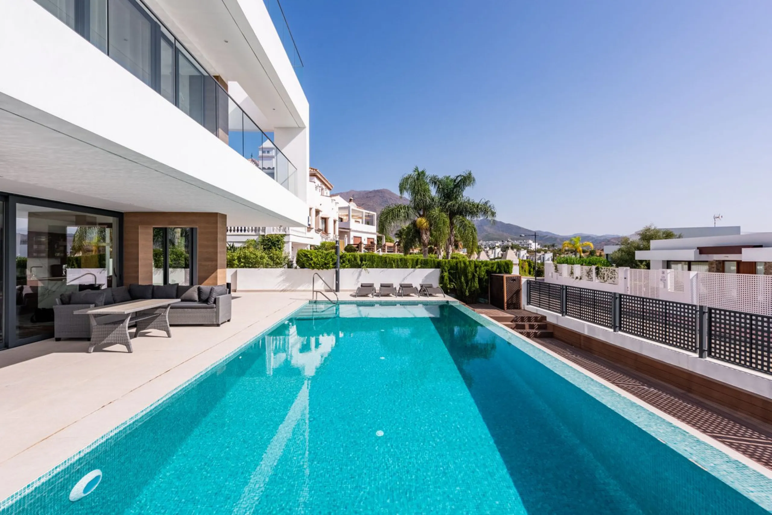 Modern Luxury Villa with Panoramic Golf and Sea Views in Estepona!
