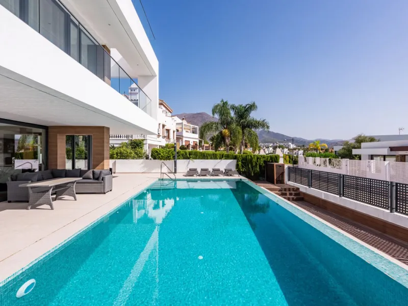 Modern Luxury Villa with Panoramic Golf and Sea Views in Estepona!