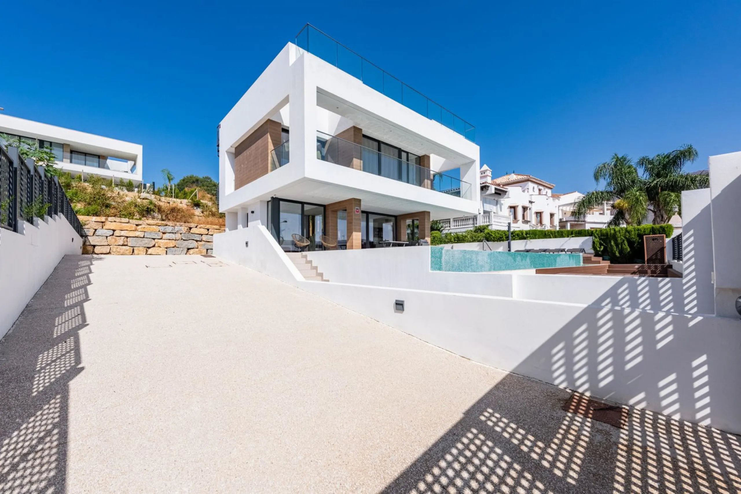 Modern Luxury Villa with Panoramic Golf and Sea Views in Estepona!