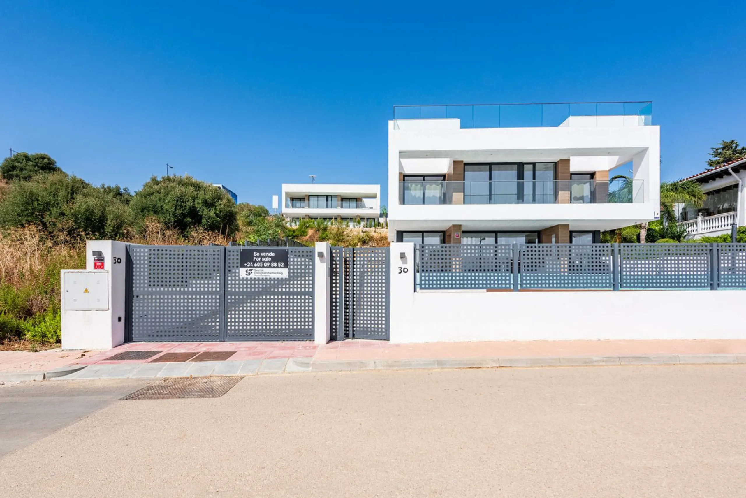 Modern Luxury Villa with Panoramic Golf and Sea Views in Estepona!