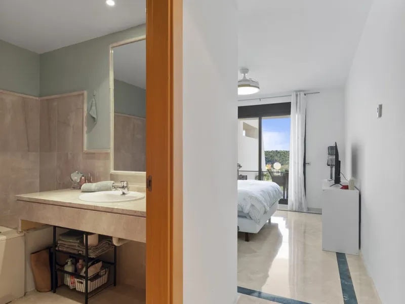 Stunning ground floor apartment in Casares Golf – Your Perfect Getaway!