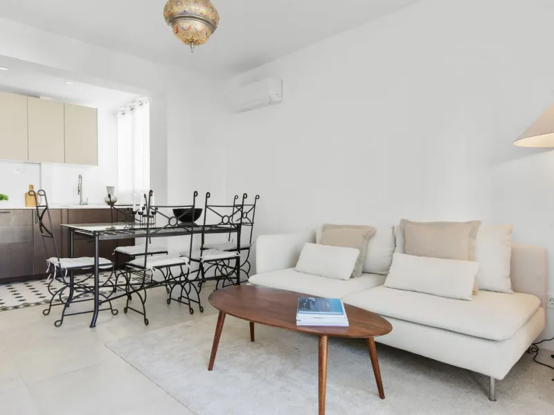 Apartment - Middle Floor Apartment в продаже в Estepona, Málaga. В доме 3 спален и 1 ванных комнат. Площадь дома 84 м²