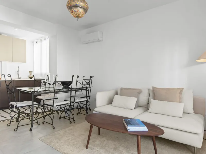 Apartment - Middle Floor Apartment в продаже в Estepona, Málaga. В доме 3 спален и 1 ванных комнат. Площадь дома 84 м²