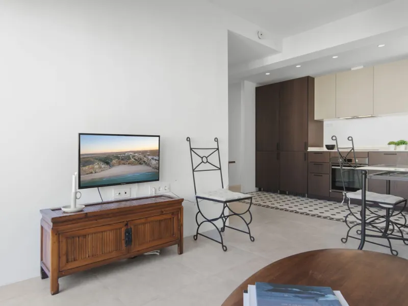Apartment - Middle Floor Apartment в продаже в Estepona, Málaga. В доме 3 спален и 1 ванных комнат. Площадь дома 84 м²