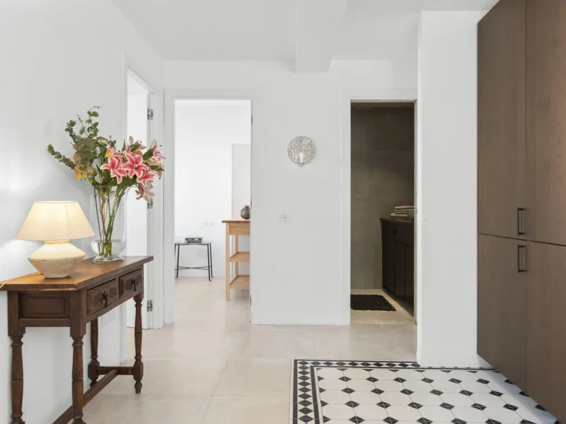 Apartment - Middle Floor Apartment в продаже в Estepona, Málaga. В доме 3 спален и 1 ванных комнат. Площадь дома 84 м²