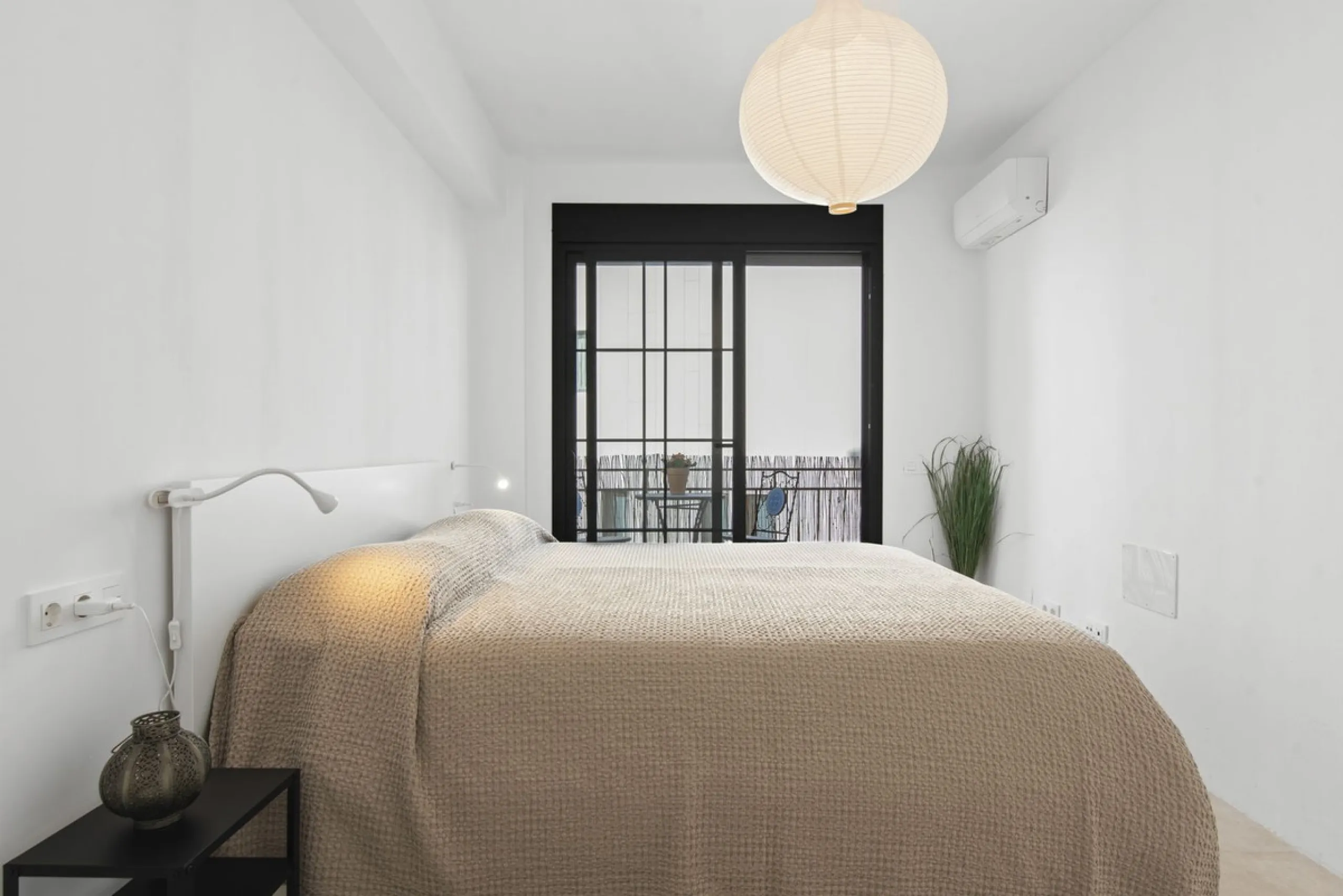 Apartment - Middle Floor Apartment в продаже в Estepona, Málaga. В доме 3 спален и 1 ванных комнат. Площадь дома 84 м²