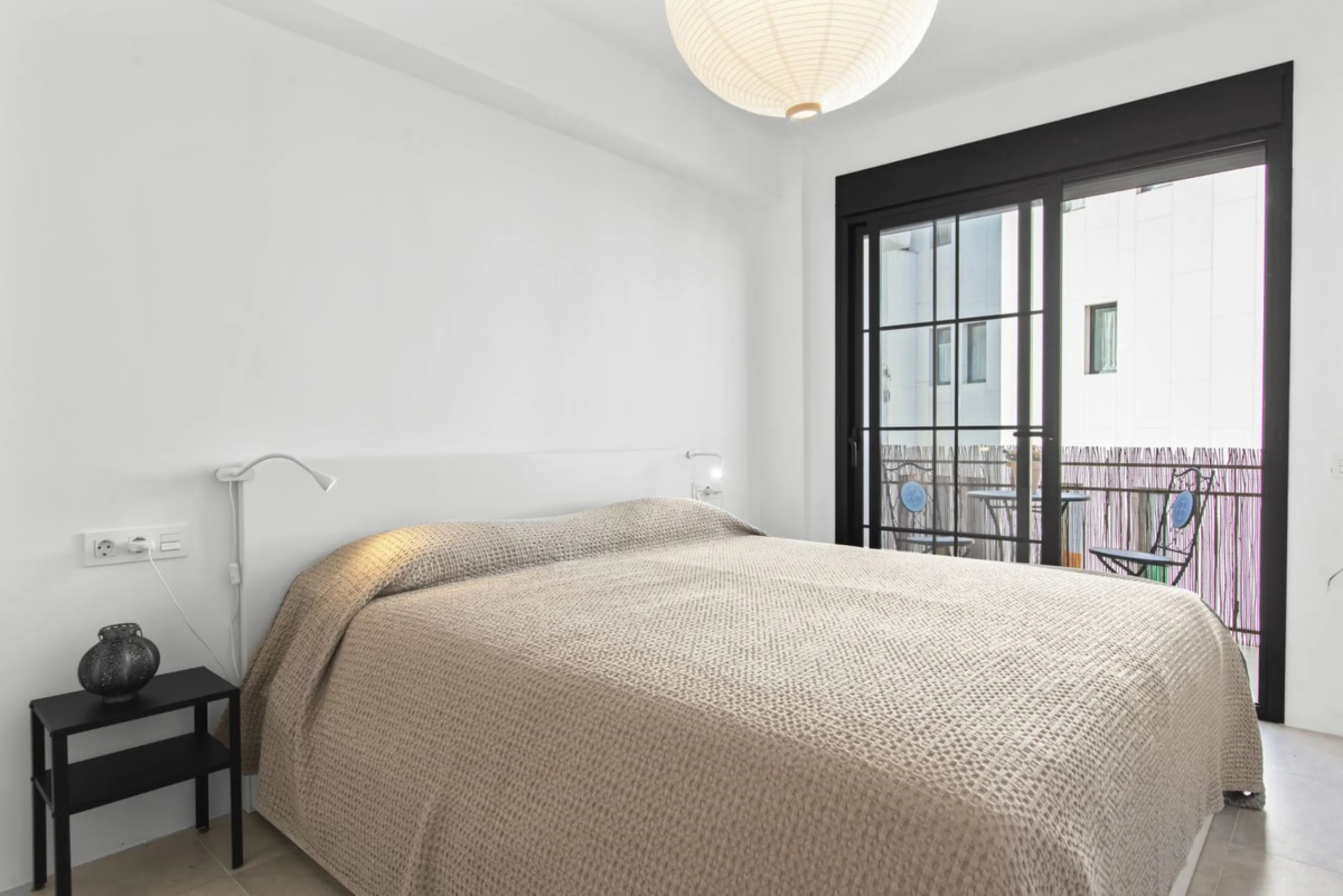 Apartment - Middle Floor Apartment в продаже в Estepona, Málaga. В доме 3 спален и 1 ванных комнат. Площадь дома 84 м²