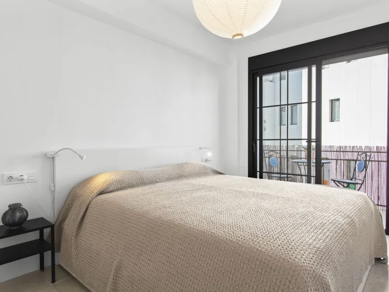 Apartment - Middle Floor Apartment в продаже в Estepona, Málaga. В доме 3 спален и 1 ванных комнат. Площадь дома 84 м²