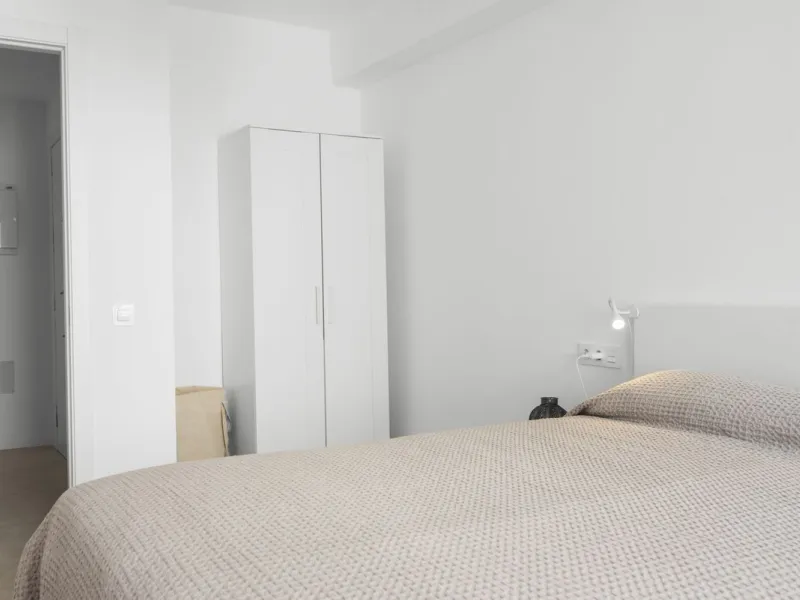 Apartment - Middle Floor Apartment в продаже в Estepona, Málaga. В доме 3 спален и 1 ванных комнат. Площадь дома 84 м²